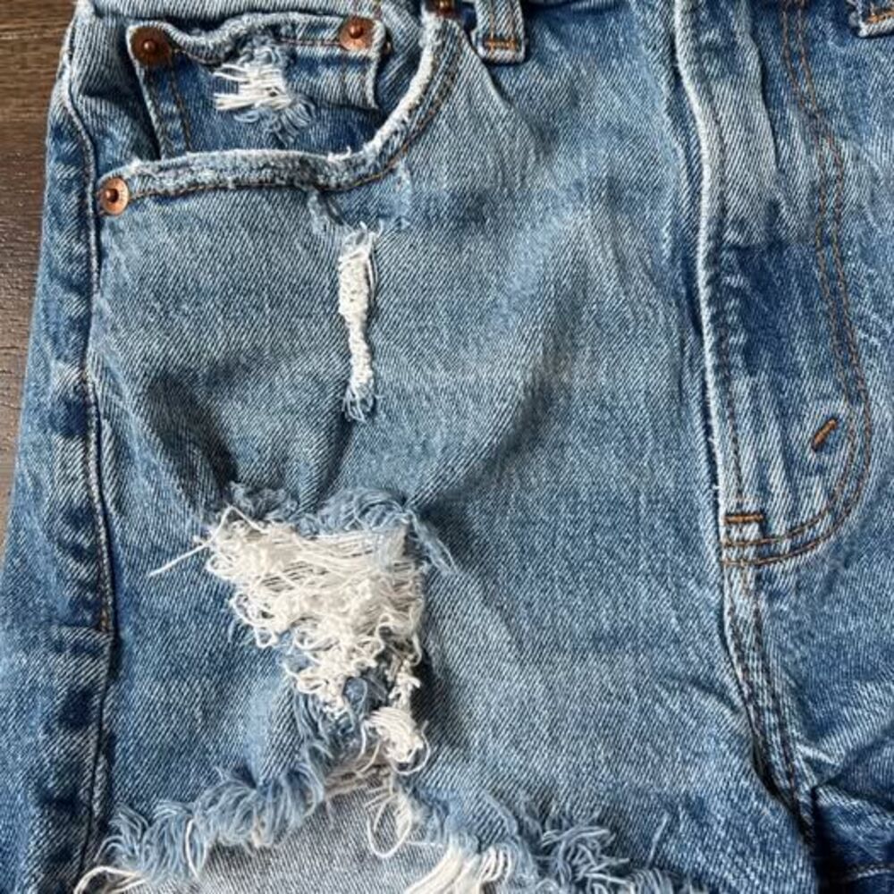 Abercrombie and Fitch, The Mom Short High-rise  Denim Jean Shorts size 25/0 - Picture 2 of 6